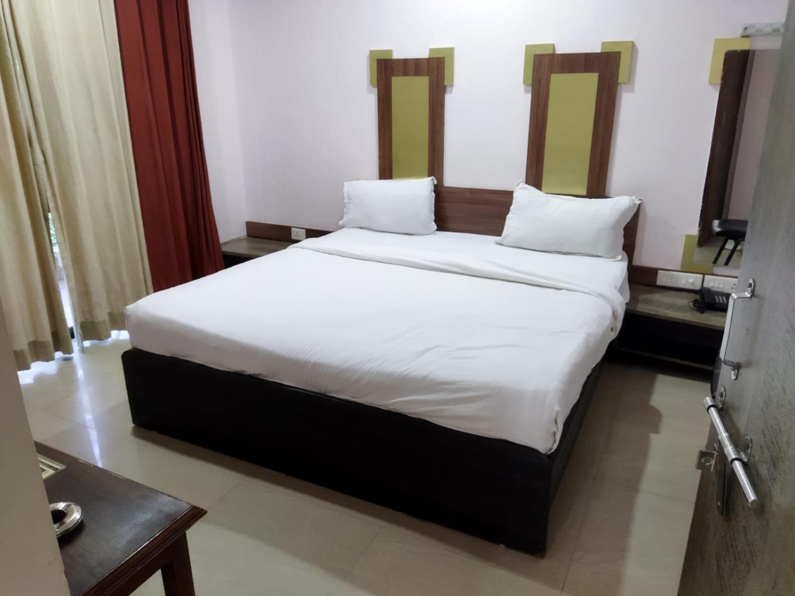 Hotel Laxmi Residency Lonavala Eksteriør billede