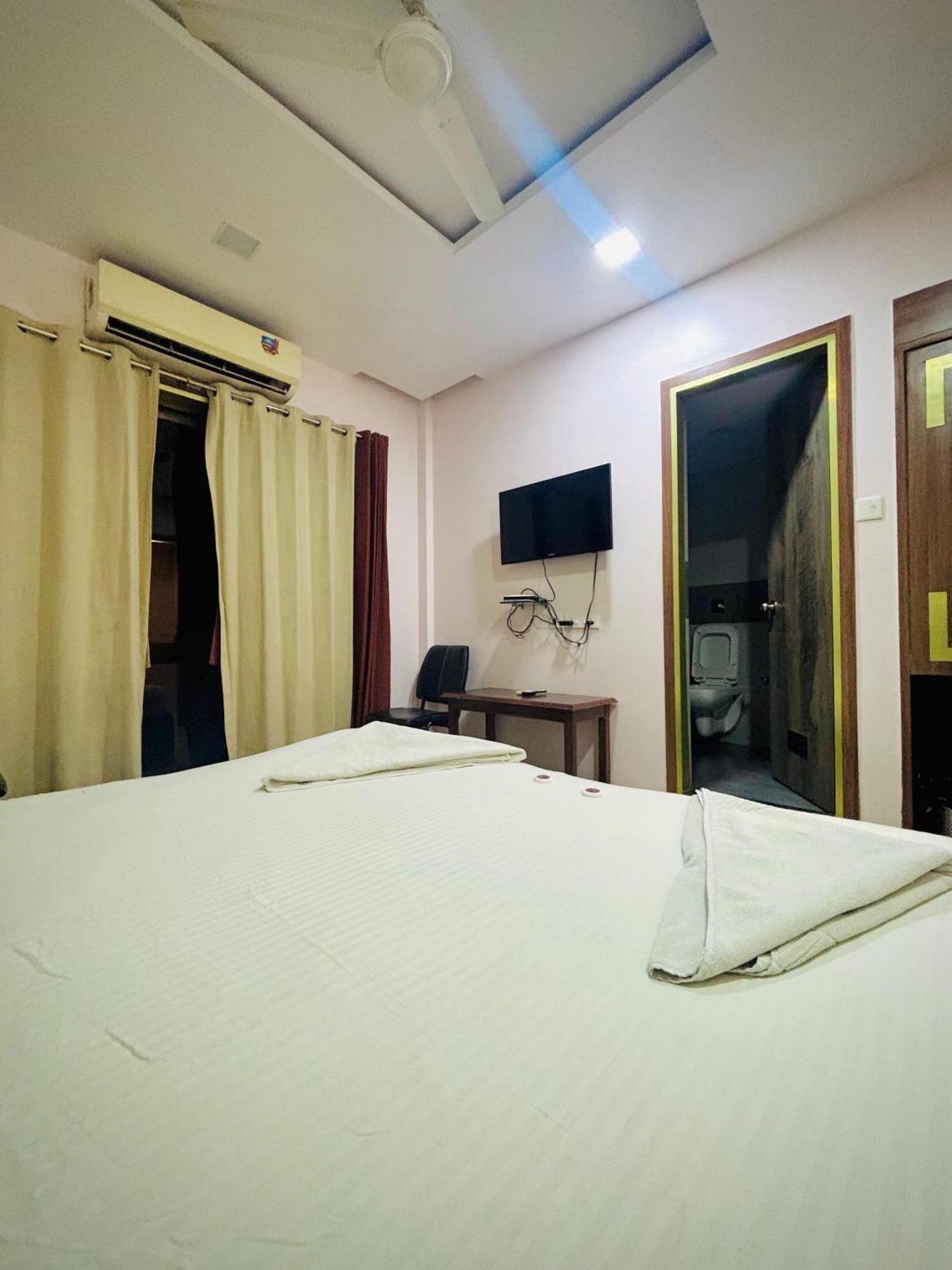 Hotel Laxmi Residency Lonavala Eksteriør billede