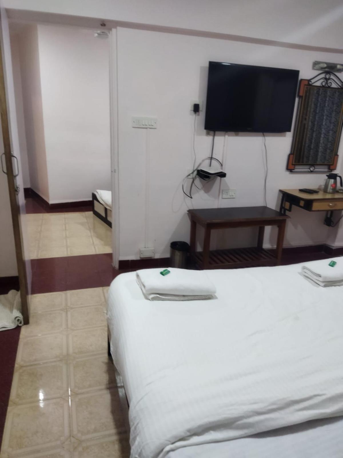Hotel Laxmi Residency Lonavala Eksteriør billede