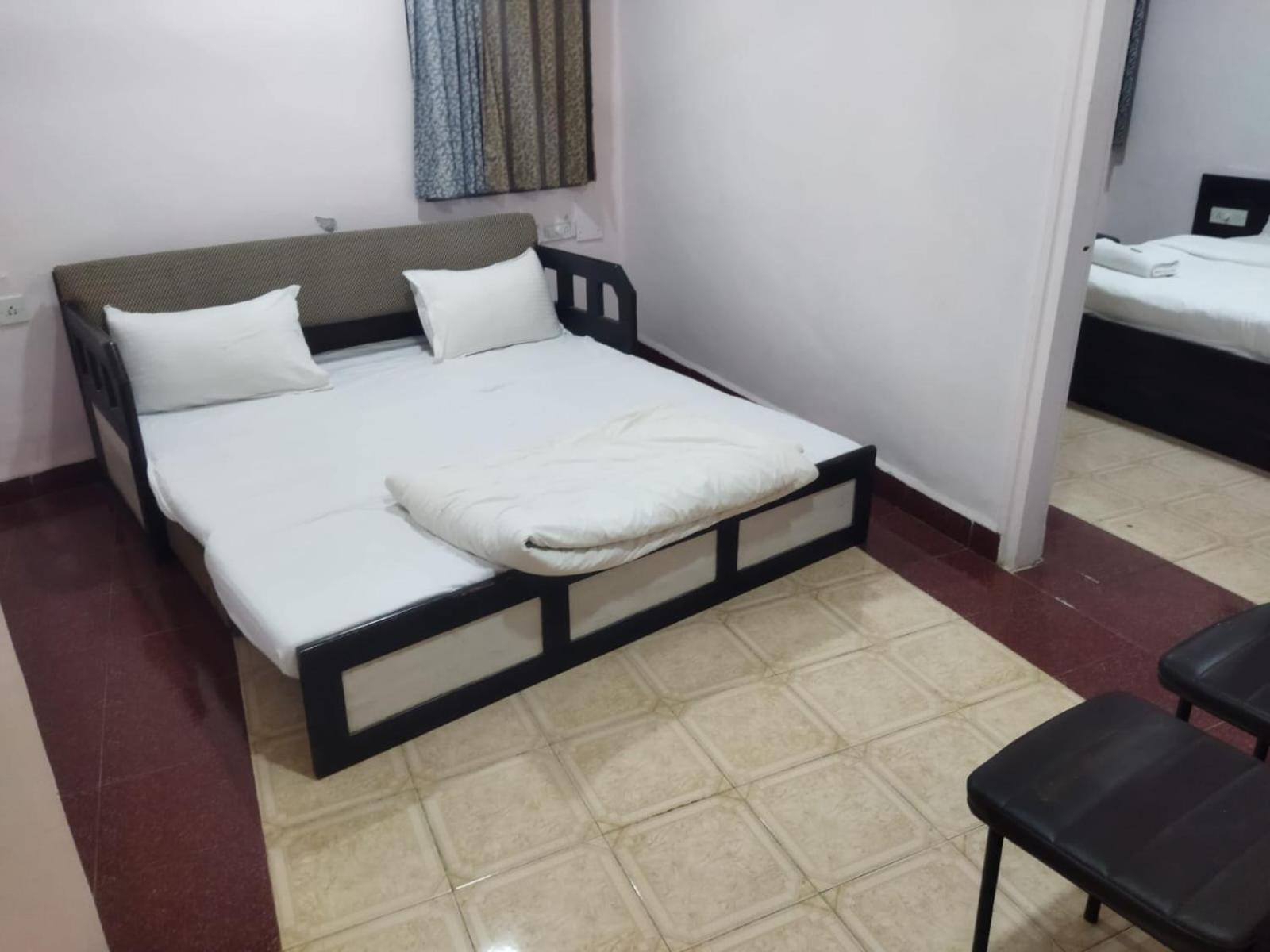 Hotel Laxmi Residency Lonavala Eksteriør billede