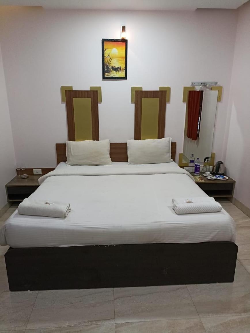 Hotel Laxmi Residency Lonavala Eksteriør billede