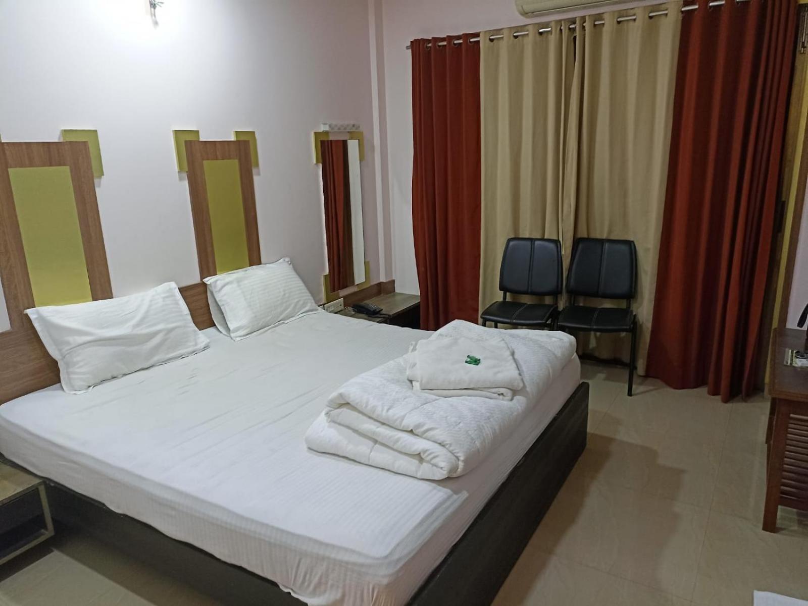 Hotel Laxmi Residency Lonavala Eksteriør billede