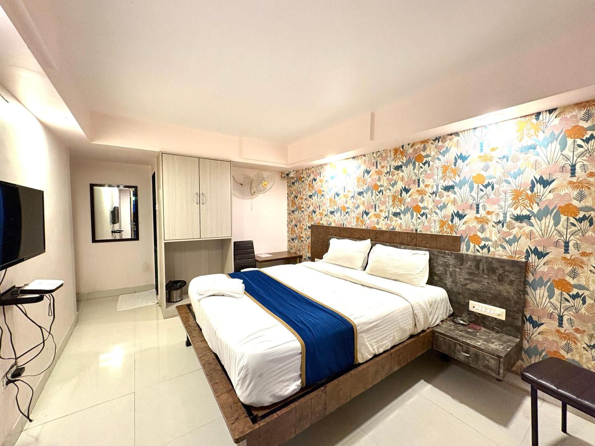 Hotel Laxmi Residency Lonavala Eksteriør billede